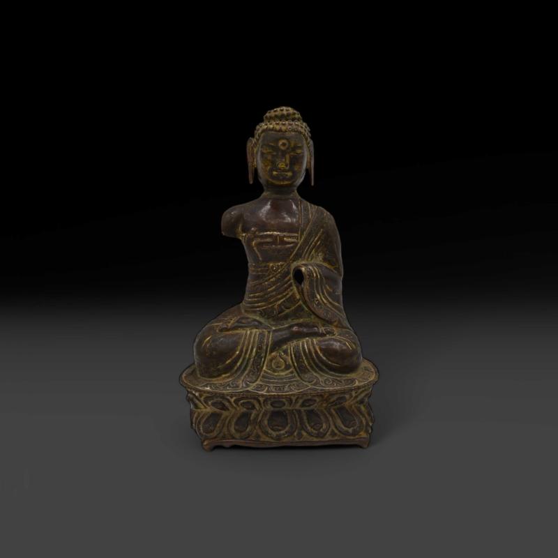 Buddha tibetano in bronzo repousse